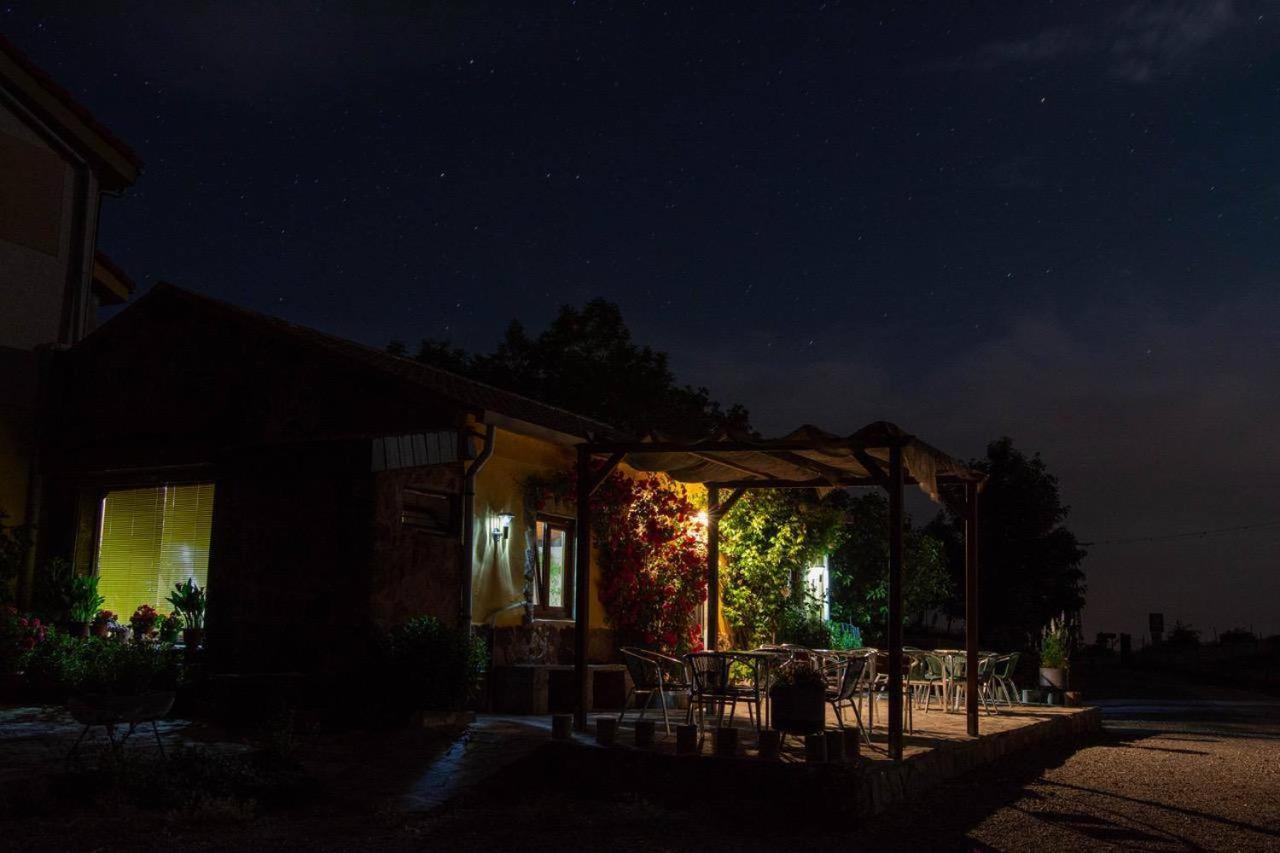 Hostal La Collada De Aralla Aralla de Luna ภายนอก รูปภาพ