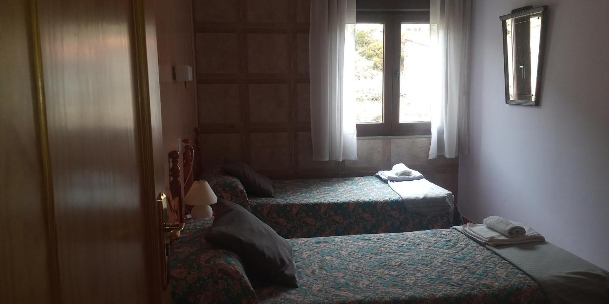 Hostal La Collada De Aralla Aralla de Luna ภายนอก รูปภาพ