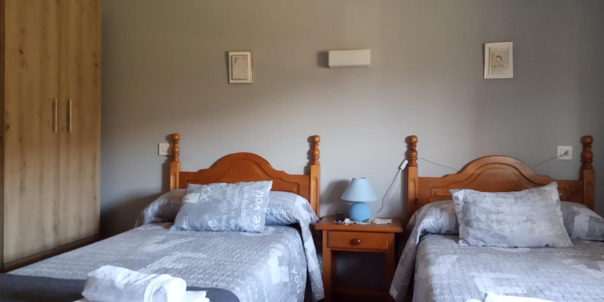 Hostal La Collada De Aralla Aralla de Luna ภายนอก รูปภาพ